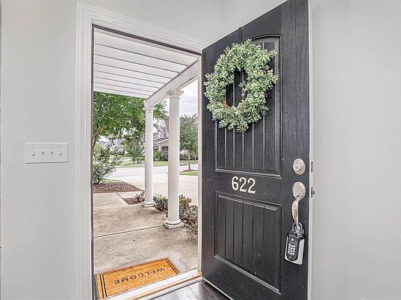 3rd image of 622 Gates End Rd