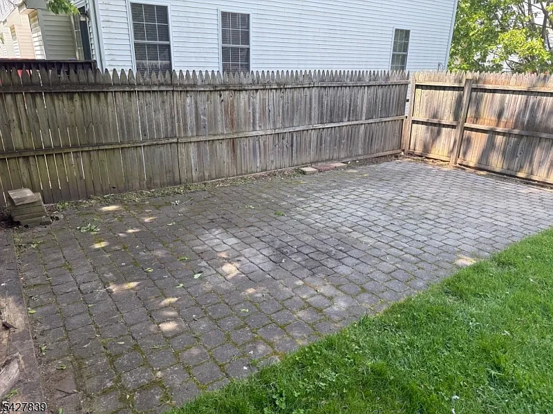 2 bed, 1.5 bath, $2,000 — Photo 3
