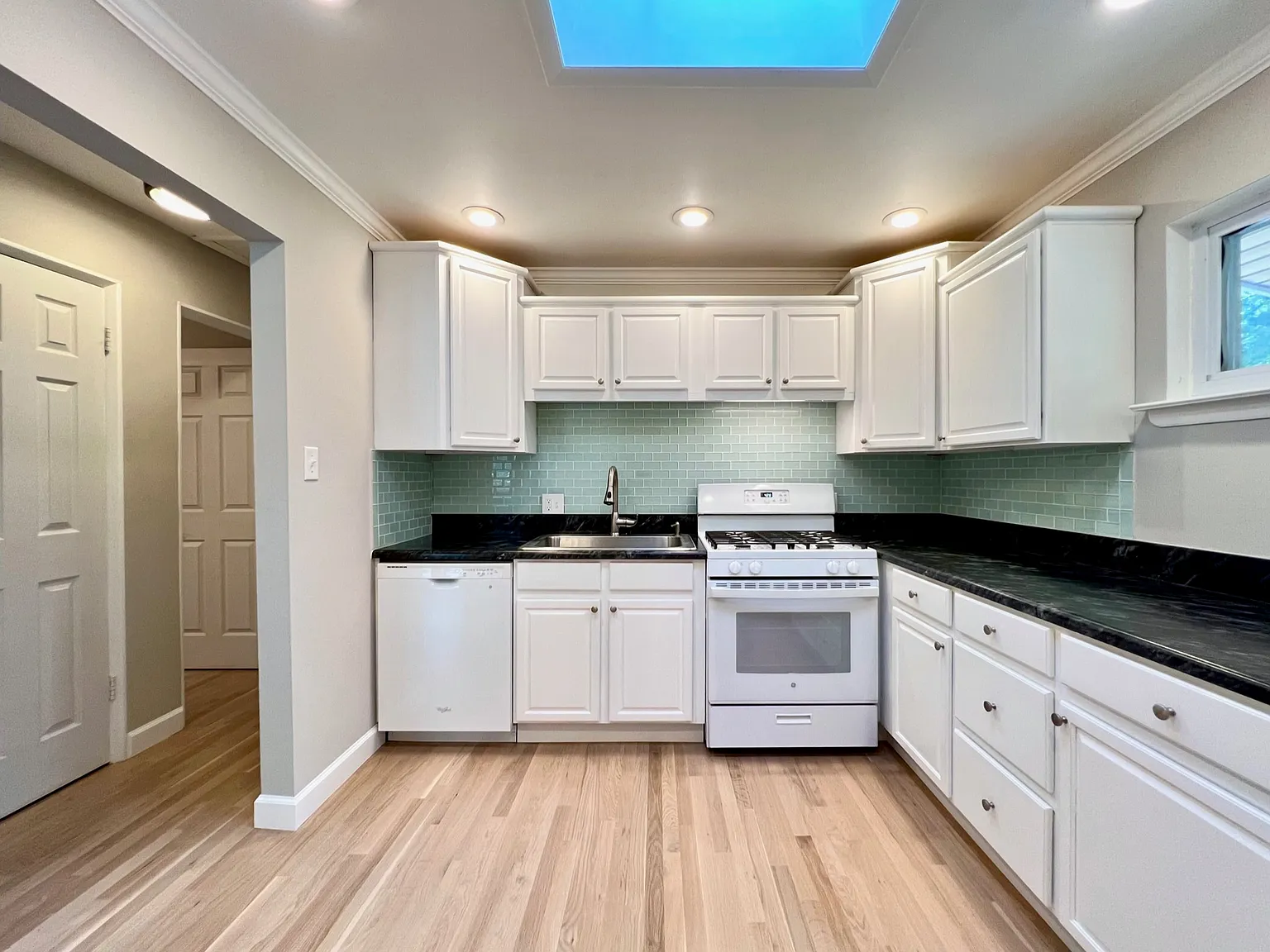 1024 Grovena Dr — Photo 3