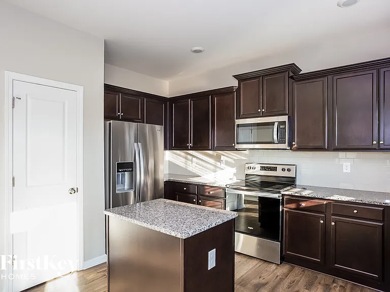 1267 Kent Downs Ave SW — Photo 7