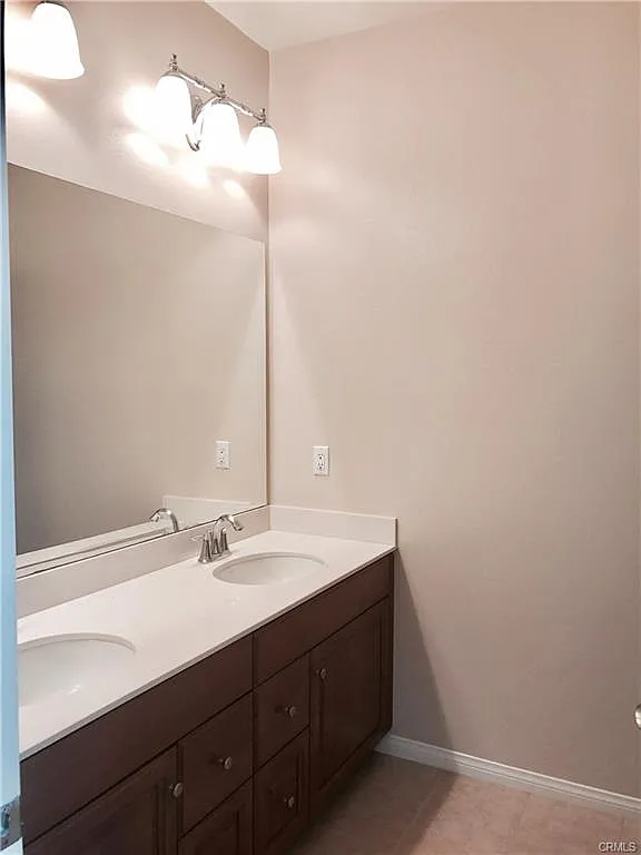 3 bed, 2.5 bath, 1949 sqft, $4,750 — Photo 4