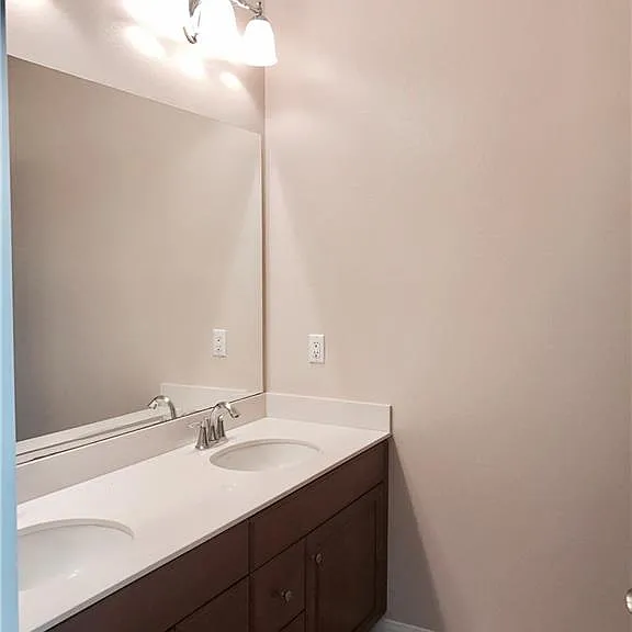 105 Splendor — Photo 4