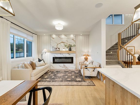 2nd image of 15 Ashbury Cres