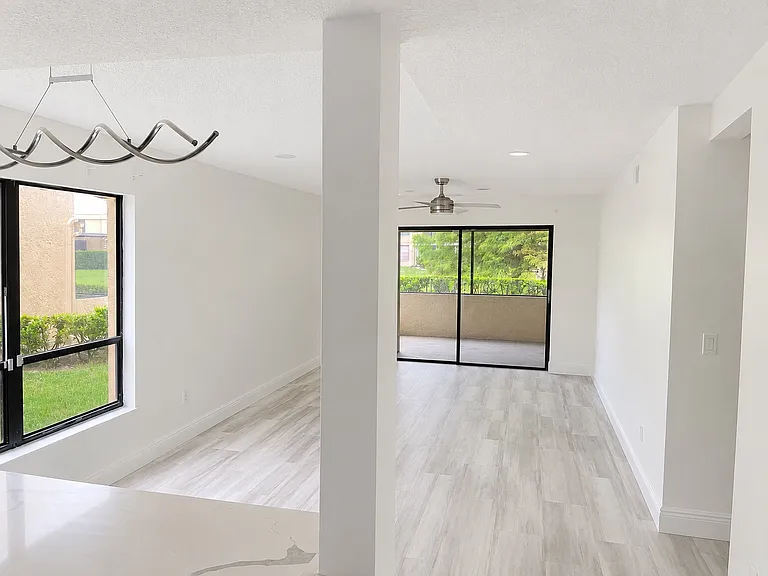 Puritan Cir — Photo 6