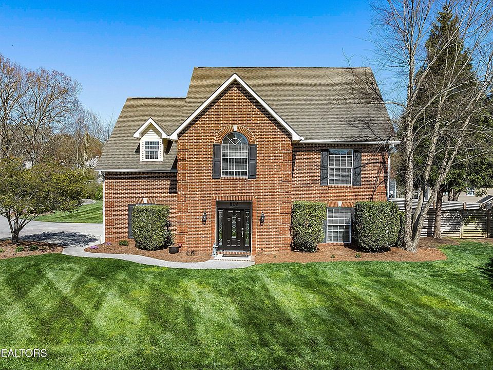 1st image of 808 Tanner Ln