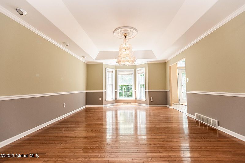 4th image of 147 Hasgate Drive