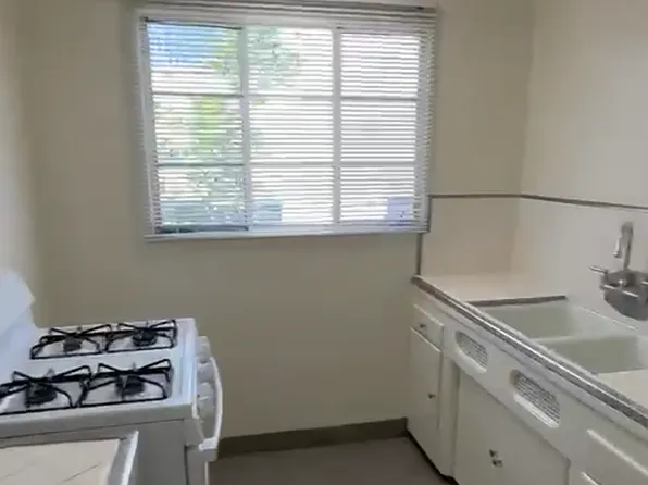 527 1/2 Glenrock Ave, 527 1/2 Glenrock Ave #23d4a9681, Los Angeles, CA 90024