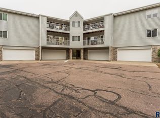 4601 S Oxbow Ave APT 205, Sioux Falls, SD 57106