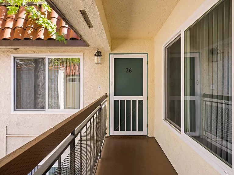 Los Patos Apartments — Photo 29