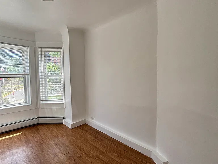 35 Conger St #2L — Photo 6