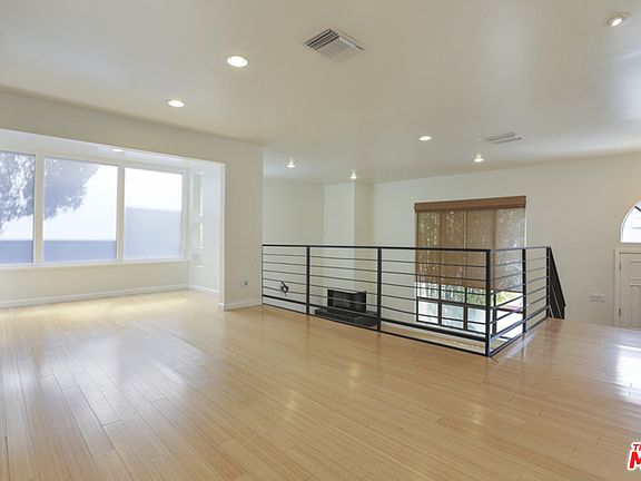5th image of 625 1/2 Mildred Ave