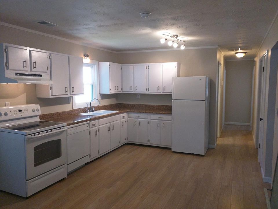 2nd image of 206 Bryson St