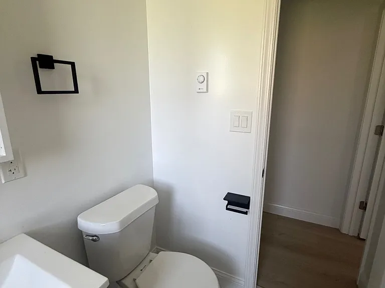 1140 Ashland St #1 — Photo 10