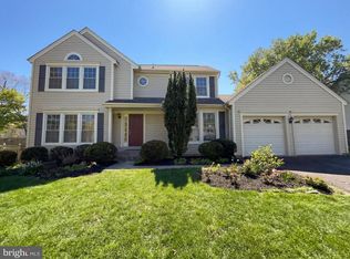 13907 Castle Ct, Chantilly, VA