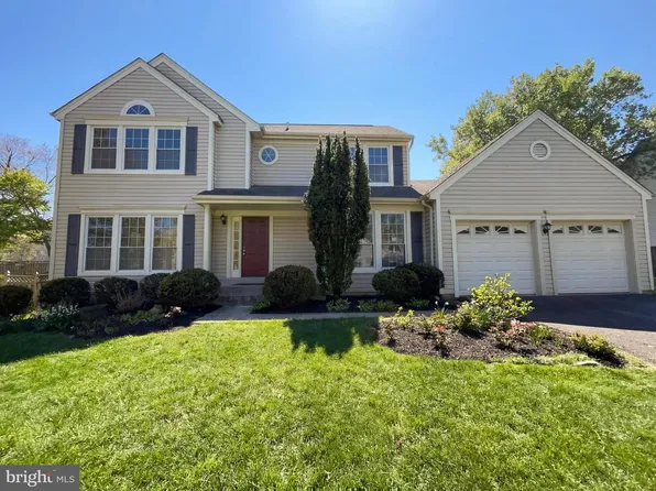 13907 Castle Ct, Chantilly, VA 20151