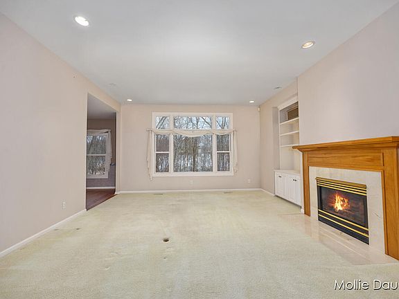 5th image of 3340 Falcon Bluff Dr NE