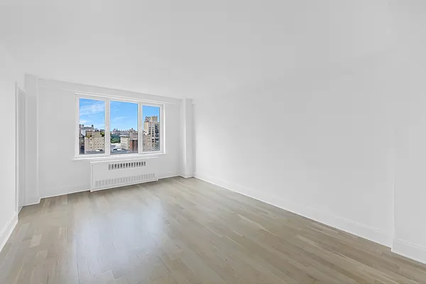 Rented by Stonehenge NYC LLC | media 9