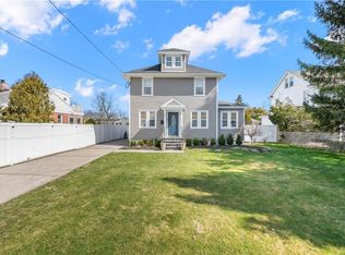 41 Lanier Ln, Bay Shore, NY 11706