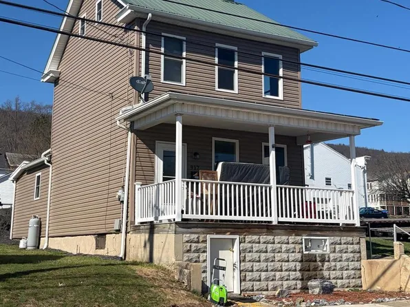 917 E Wiconisco Ave, Tower City, PA 17980