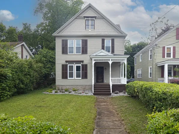 32 Oxford Rd, New Hartford, NY 13413
