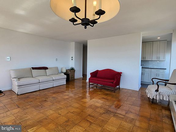 4th image of 220 Locust St #28DS