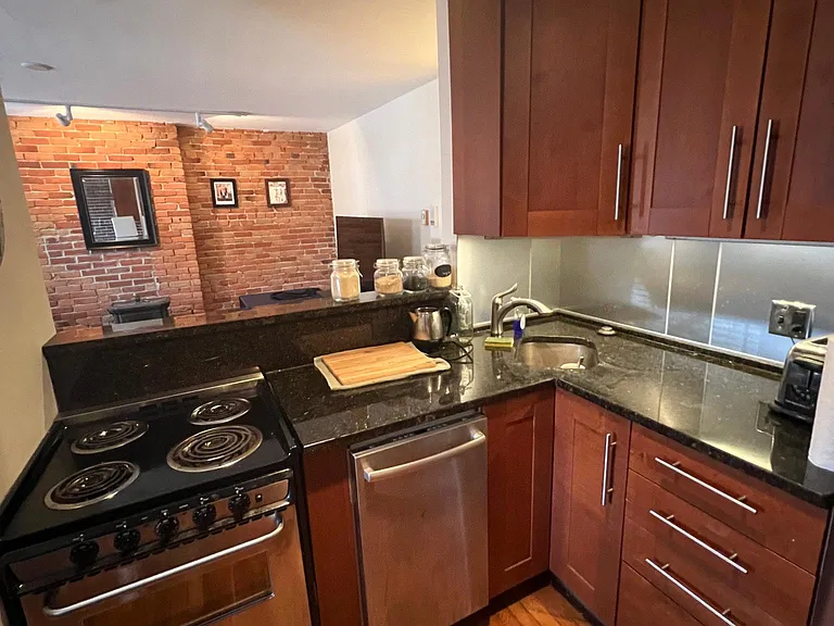 123 W Concord St #2 — Photo 4