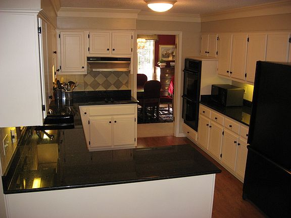 Kitchen with Granite
