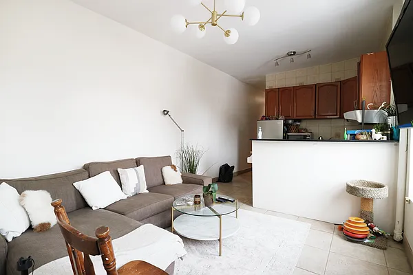 Rented by City Connections Realty | media 10