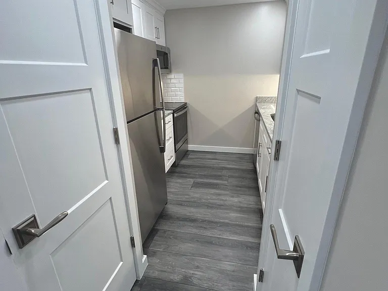 1147 Victoria Dr #B3 — Photo 10