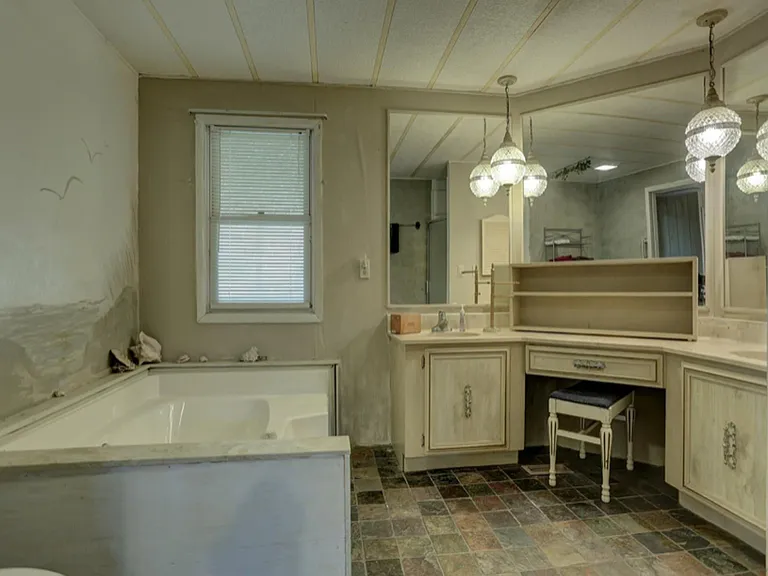 2746 Shady Creek Ln — Photo 11