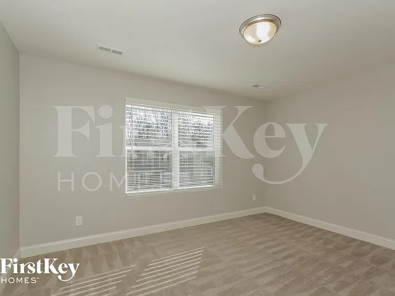 9324 Sloan Forest Dr — Photo 12