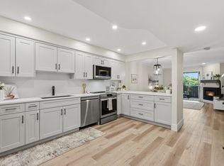 1538 Bowser Ave #102, North Vancouver, BC V7P 2Y3