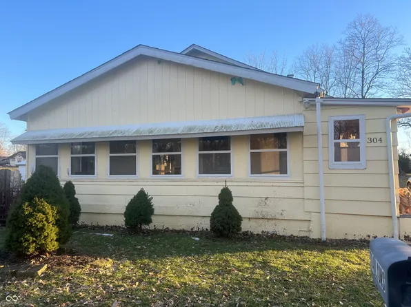 304 E Vine St, Mitchell, IN 47446