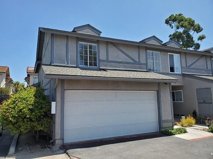 3 bed, 2.5 bath, 1649 sqft, $4,000 — Photo 2