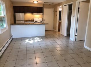 8 Fenner St, Cranston, RI 02910