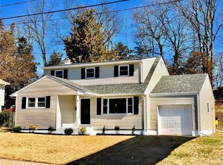 8 Maple Dr, Jamesburg, NJ 08831