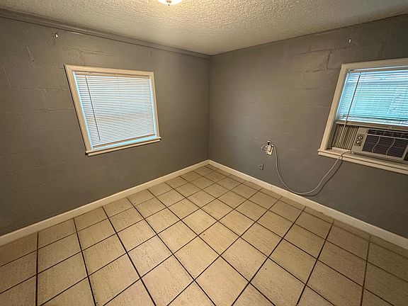 5th image of 1020 Portage St APT B