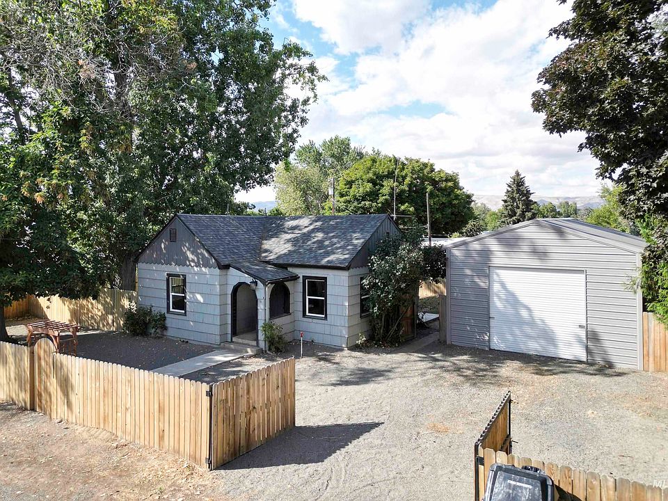 1st image of 429 Burrell Ave