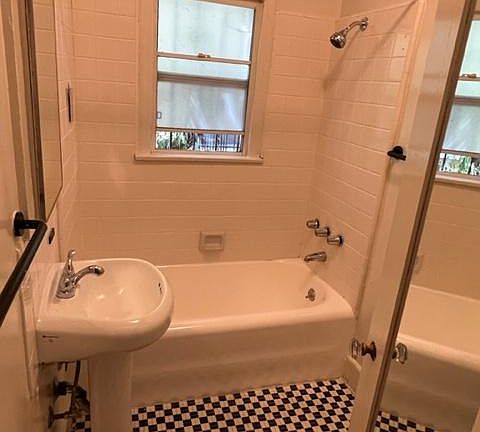 4th image of 353 S Cloverdale Ave APT 2