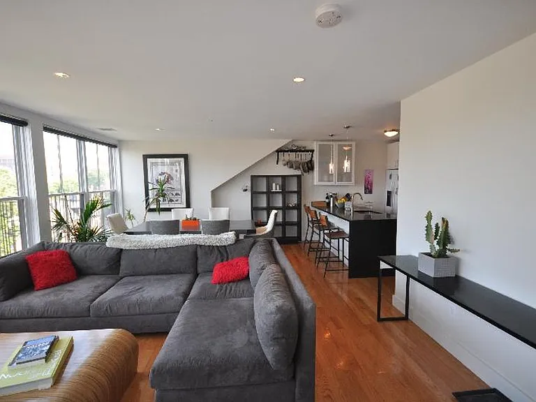 658 Massachusetts Ave #2D — Photo 8