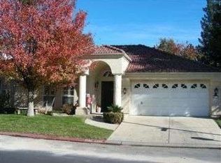 9582 N Dominion Dr, Fresno, CA 93720