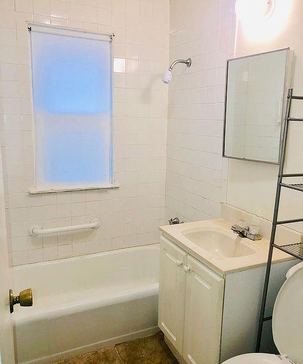 2nd image of 6622 W Carmen Ave