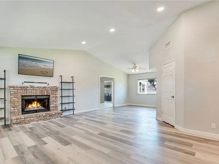 22301 Osprey Ct — Photo 4