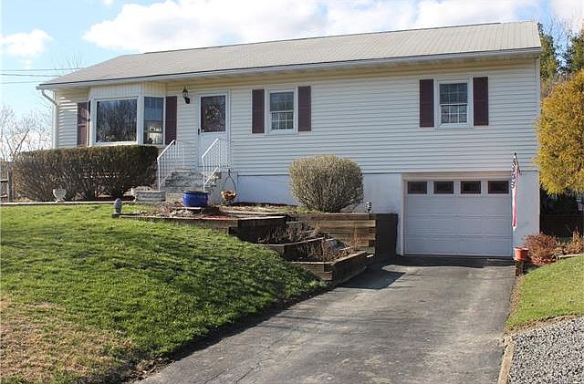 1st image of 7 Buckingham Dr