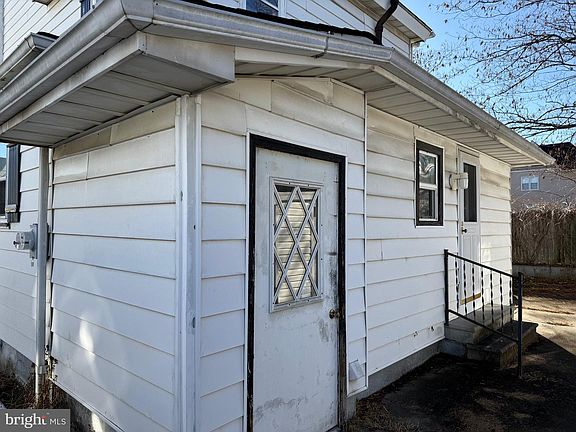 4th image of 712 Billings Ave