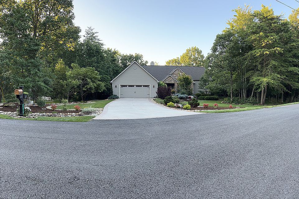 1st image of 170 Mountain View Dr