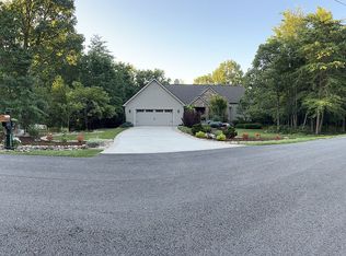 170 Mountain View Dr, Crossville, TN 38558