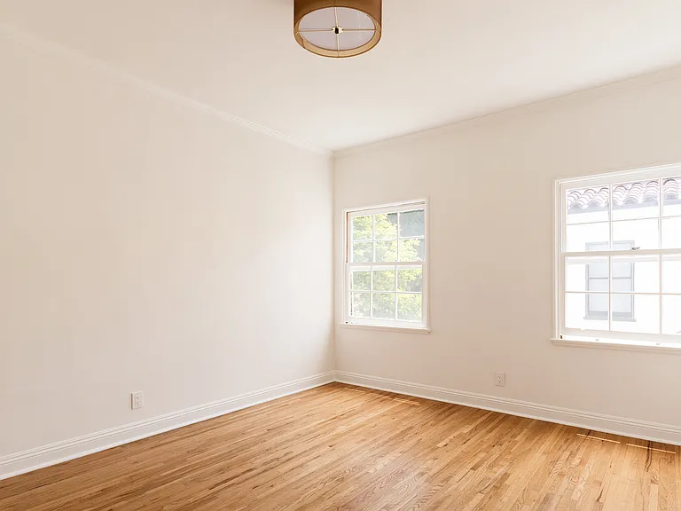 1056 S Genesee Ave #4 — Photo 12