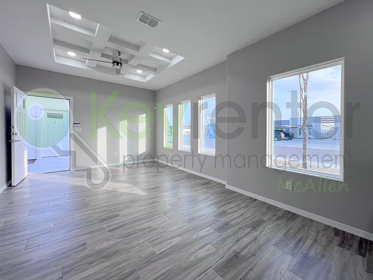 4104 Walnut Ave #4 — Photo 11