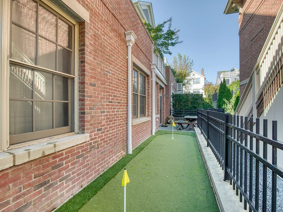 4 Sage St